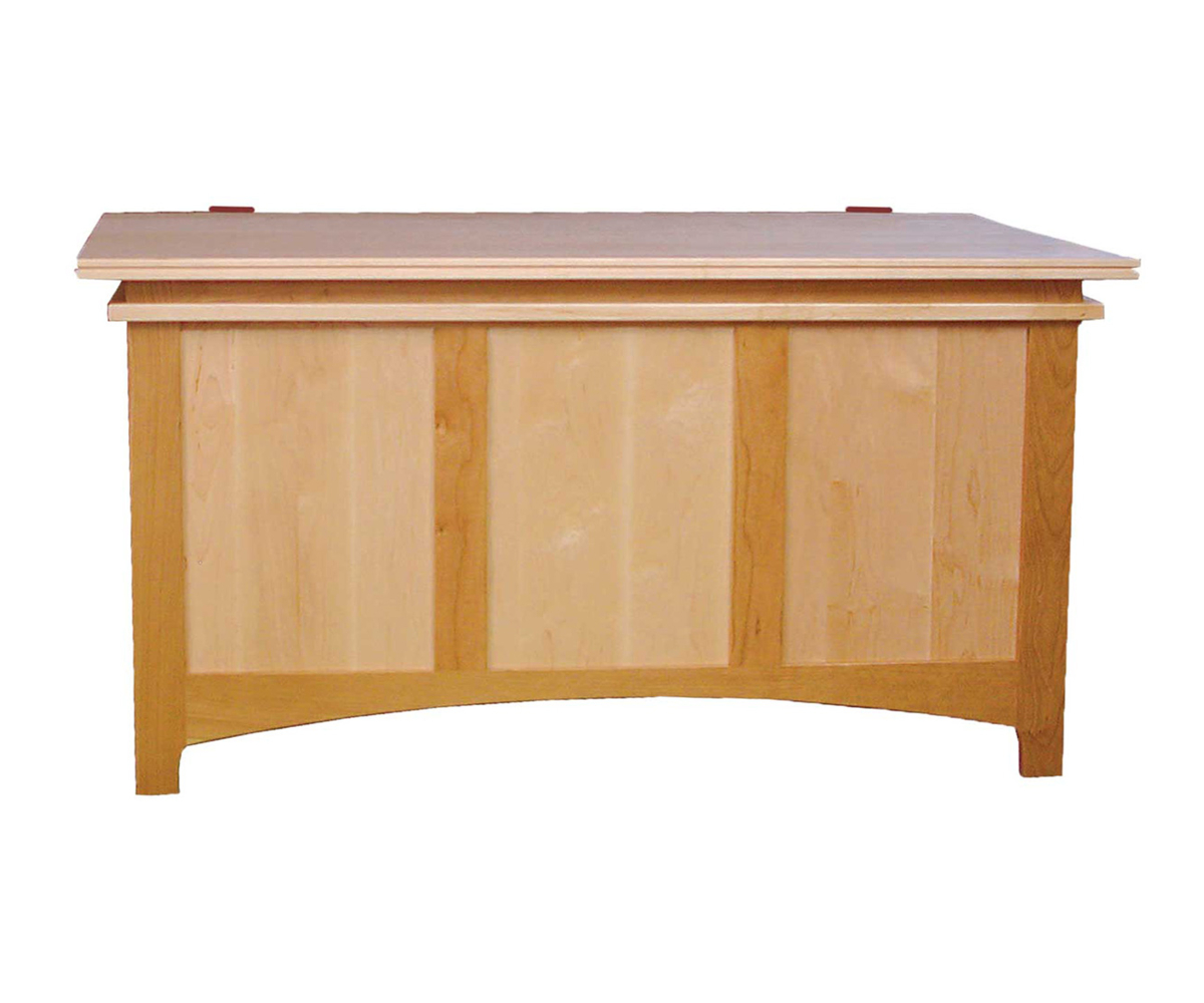 VLF-MC777-MapleCreek-Blanket-Chest
